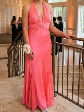 Morgan & Co Coral Pink Backless Halter Formal Gown Y2K Prom Dress 7/8